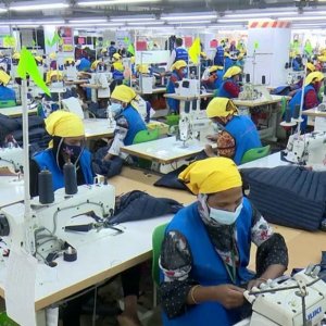 বিশ্বে মন্দা: যুক্তরাষ্ট্রে কমছে পোশাক কেনা, ব্যতিক্রম বাংলাদেশ