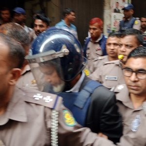 জামিন পেলেন বঙ্গভবনের সেই কর্মকর্তা ছরওয়ার