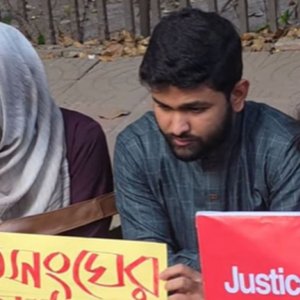 আজও যমুনার সামনে ইনকিলাব মঞ্চের অবস্থান