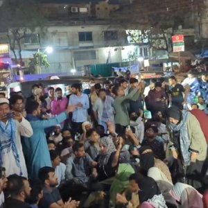 ইনকিলাব মঞ্চের নেতাকর্মীদের ওপর হামলার প্রতিবাদে চট্টগ্রামে বিক্ষোভ ইনকিলাব মঞ্চের নেতাকর্মীদের ওপর হামলার প্রতিবাদে চট্টগ্রামে বিক্ষোভ