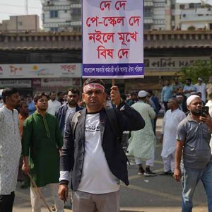 যমুনার সামনে থেকে সরলেন আন্দোলনকারীরা