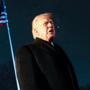 ইরানের সঙ্গে বাণিজ্য করলেই বাড়তি শুল্কের হুমকি ট্রাম্পের