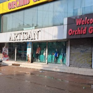 নির্বাচন উপলক্ষে ২ দিন বন্ধ থাকবে দেশের সব দোকান-শপিংমল