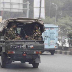 আইনশৃঙ্খলা রক্ষায় আজ থেকে মাঠে থাকবে বিভিন্ন বাহিনীর ১০ লাখ সদস্য