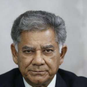 একটি পক্ষ নির্বাচন প্রশ্নবিদ্ধ করতে বন্দরে বিশৃঙ্খলা সৃষ্টি করছে: নৌ উপদেষ্টা 