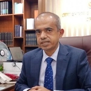 নিরাপত্তায় কোনও শঙ্কা নেই, উৎসবমুখর ভোট হবে: ঢাকা জেলা প্রশাসক