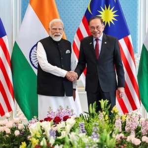 সেমিকন্ডাক্টর ও প্রতিরক্ষা খাতে জোর, দ্বিপক্ষীয় বাণিজ্য বাড়াবে ভারত ও মালয়েশিয়া