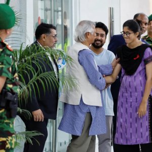 ইউনুস সরকারকে কীভাবে মূল্যায়ন করবে বাংলাদেশ?