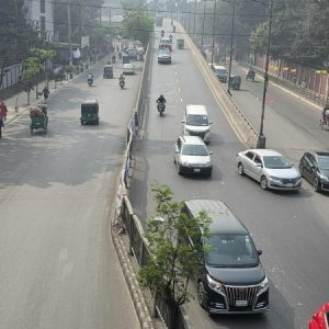 ফাঁকা হচ্ছে ঢাকা