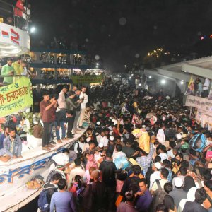 নির্বাচনের ছুটিতে রাজধানী ছাড়ছেন মানুষ 