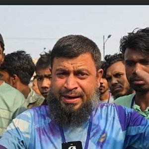 খাবারের বিল বাড়ানোর দাবিতে গাড়ি শ্রমিকদের সড়কে অবস্থান