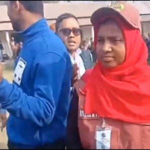 কেন্দ্রে দাঁড়িপাল্লায় ভোট চাইলেন আনসার সদস্য, সঙ্গে সঙ্গে প্রত্যাহার