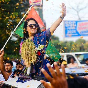 নাটোরে ধানের শীষের ফারজানা শারমিন পুতুল জয়ী