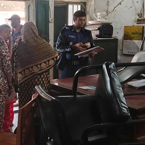 নির্বাচন পরবর্তী সহিংসতায় ঝিনাইদহে আহত ১৩ নির্বাচন পরবর্তী সহিংসতায় ঝিনাইদহে আহত ১৩