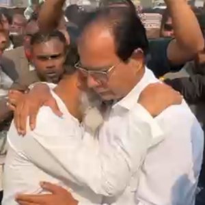 কাঁদলেন বিএনপির পরাজিত প্রার্থী, ভোট পুনঃগণনার দাবিতে মহাসড়ক অবরোধ