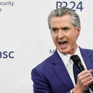 ইউরোপকে আশ্বস্ত করতে সম্মেলনে মার্কিন ডেমোক্র্যাটরা