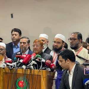 ভোট ‘ইঞ্জিনিয়ারিংয়ের’ অভিযোগ, ৩২ আসনে পুনর্গণনার দাবি ১১ দলীয় ঐক্যের