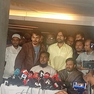 তারেক-নাহিদ বৈঠক রাজনৈতিক সংস্কৃতিতে পরিবর্তনের আভাস: আখতার হোসেন