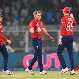 ইতালিকে বিদায় করে সুপার এইটে ইংল্যান্ড