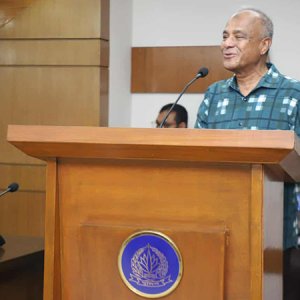 আইনশৃঙ্খলা বাহিনীর নিরপেক্ষ ভূমিকায় নির্বাচন প্রশংসিত: স্বরাষ্ট্র উপদেষ্টা  