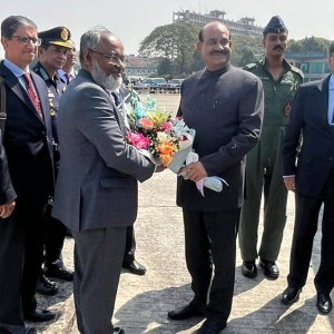 শপথ গ্রহণ অনুষ্ঠানে যোগ দিতে ঢাকায় ভারতের স্পিকার ও পররাষ্ট্র সচিব
