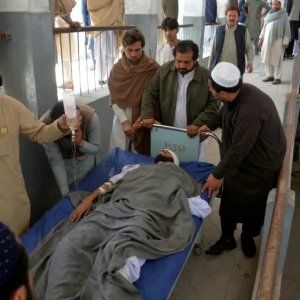 পাকিস্তানের উত্তর-পশ্চিমাঞ্চলে বোমা হামলা ও গোলাগুলিতে নিহত ১৪