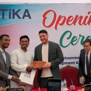 ঢাবি ক্যাম্পাসে বিশ্বকাপজয়ী মেসুত ওজিল