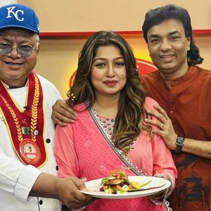 ইফতার নিয়ে তারকাদের ব্যতিক্রমী আয়োজন