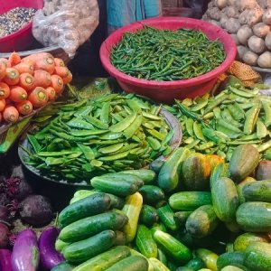 ইফতার সামগ্রীর দামে স্বস্তি