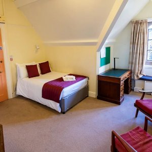 অক্সফোর্ড কলেজে এক রাত থাকার অভিজ্ঞতা কেমন?