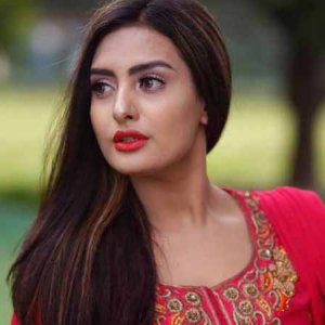 স্বামীসহ চিত্রনায়িকা রুবিনা নিঝুমের বিরুদ্ধে গ্রেফতারি পরোয়ানা