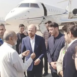 কক্সবাজারে বিশ্বকাপজয়ী ফুটবলার ওজিল, সঙ্গে এরদোয়ান ছেলে কক্সবাজারে বিশ্বকাপজয়ী ফুটবলার ওজিল, সঙ্গে এরদোয়ান ছেলে