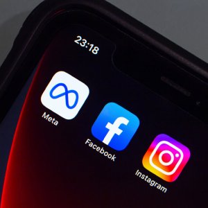 ফেসবুক ও ইনস্টাগ্রামের সাথে কোন কোন ওয়েবসাইট আপনার তথ্য শেয়ার করছে, জানবেন যেভাবে