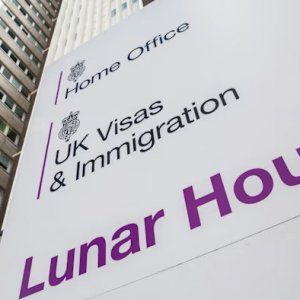 যুক্তরাজ্যে বিপাকে হাজারো বাংলাদেশি রাজনৈতিক আশ্রয়প্রার্থী