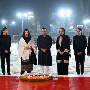 জিয়া পরিবারের পক্ষে ভাষা শহীদদের প্রতি শ্রদ্ধা নিবেদন  