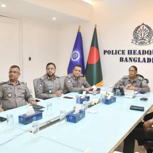 চাঁদাবাজি-ছিনতাই প্রতিরোধে মাঠ পর্যায়ের কর্মকর্তাদের নির্দেশ আইজিপির