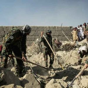 আফগান সীমান্তে বিমান হামলায় ৭০ যোদ্ধা নিহতের দাবি পাকিস্তানের