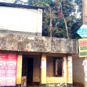 ১৯ মাস পর বগুড়ায় আ.লীগ কার্যালয়ে জাতীয় পতাকা উত্তোলন ১৯ মাস পর বগুড়ায় আ.লীগ কার্যালয়ে জাতীয় পতাকা উত্তোলন