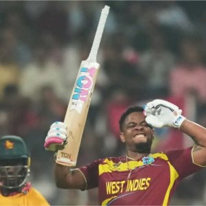 জিম্বাবুয়েকে হারিয়ে অপরাজিত থাকলো ওয়েস্ট ইন্ডিজ