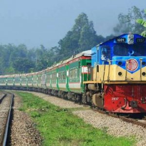 ঈদে ঘরমুখো যাত্রায় বাড়ছে ট্রেন, ৩ মার্চ থেকে অগ্রিম টিকিট