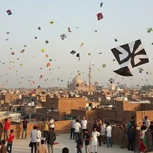 লাহোরে বসন্ত উৎসবে ১৭ জনের মৃত্যু