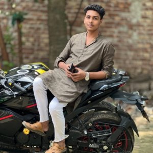 টিএসসিতে লাঠি হাতে তেড়ে আসা তরুণ হত্যা মামলার আসামি