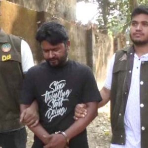 টিসিবির পণ্য বাজারে বিক্রি, ডিলার আটক