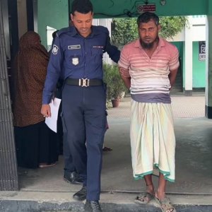 যশোরে সাত বছরের শিশুকে ধর্ষণের অভিযোগ, গ্রেফতার ১ যশোরে সাত বছরের শিশুকে ধর্ষণের অভিযোগ, গ্রেফতার ১