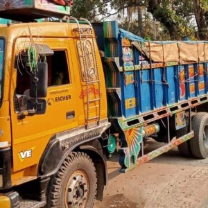 জব্দ করা ১২০ মণ নিষিদ্ধ মাগুর মাছ বিক্রি করে দেওয়ার অভিযোগ জব্দ করা ১২০ মণ নিষিদ্ধ মাগুর মাছ বিক্রি করে দেওয়ার অভিযোগ