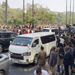 প্রধানমন্ত্রীসহ ভিআইপিদের প্রটোকলবিহীন চলাচল: বেড়েছে যানবাহনের গতি 