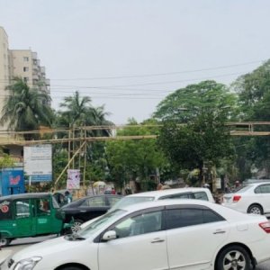 সম্ভাব্য জ্বালানি সংকট: আলোকসজ্জা ও ব্যক্তিগত গাড়ি কমানোর আহ্বান