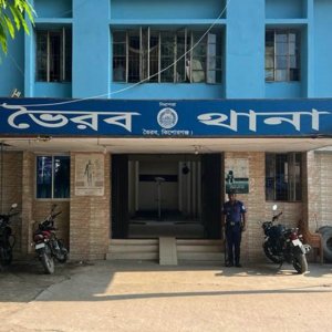 রেললাইনের পাশে পড়ে ছিল নিখোঁজ ব্যাংক কর্মকর্তার লাশ