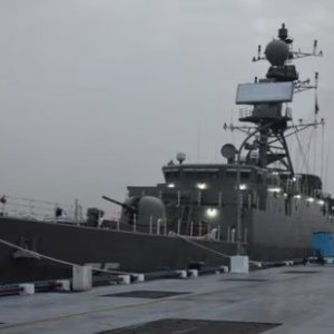 শ্রীলঙ্কা উপকূলে ইরানের যুদ্ধজাহাজ ডুবি, ৩২ নাবিক উদ্ধার