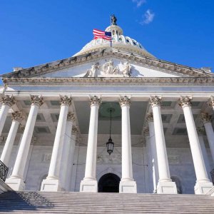 মার্কিন সিনেটে নাকচ ইরান যুদ্ধ বন্ধের প্রস্তাব